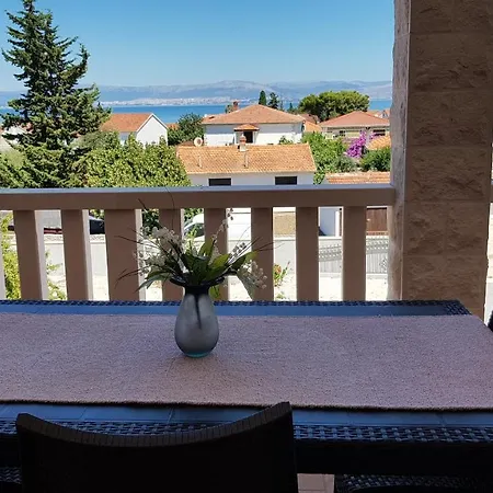 Ruzica * Mirca (Brac)