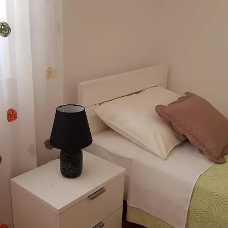 Ruzica Apartmán Mirce