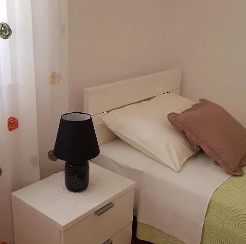Ruzica شقة Mirce